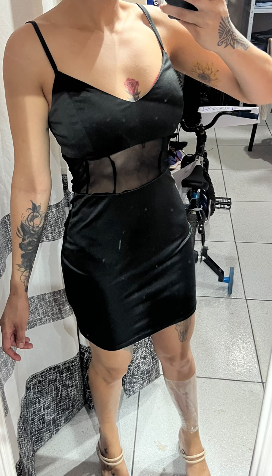 Vestido mid com transparência - foto 2