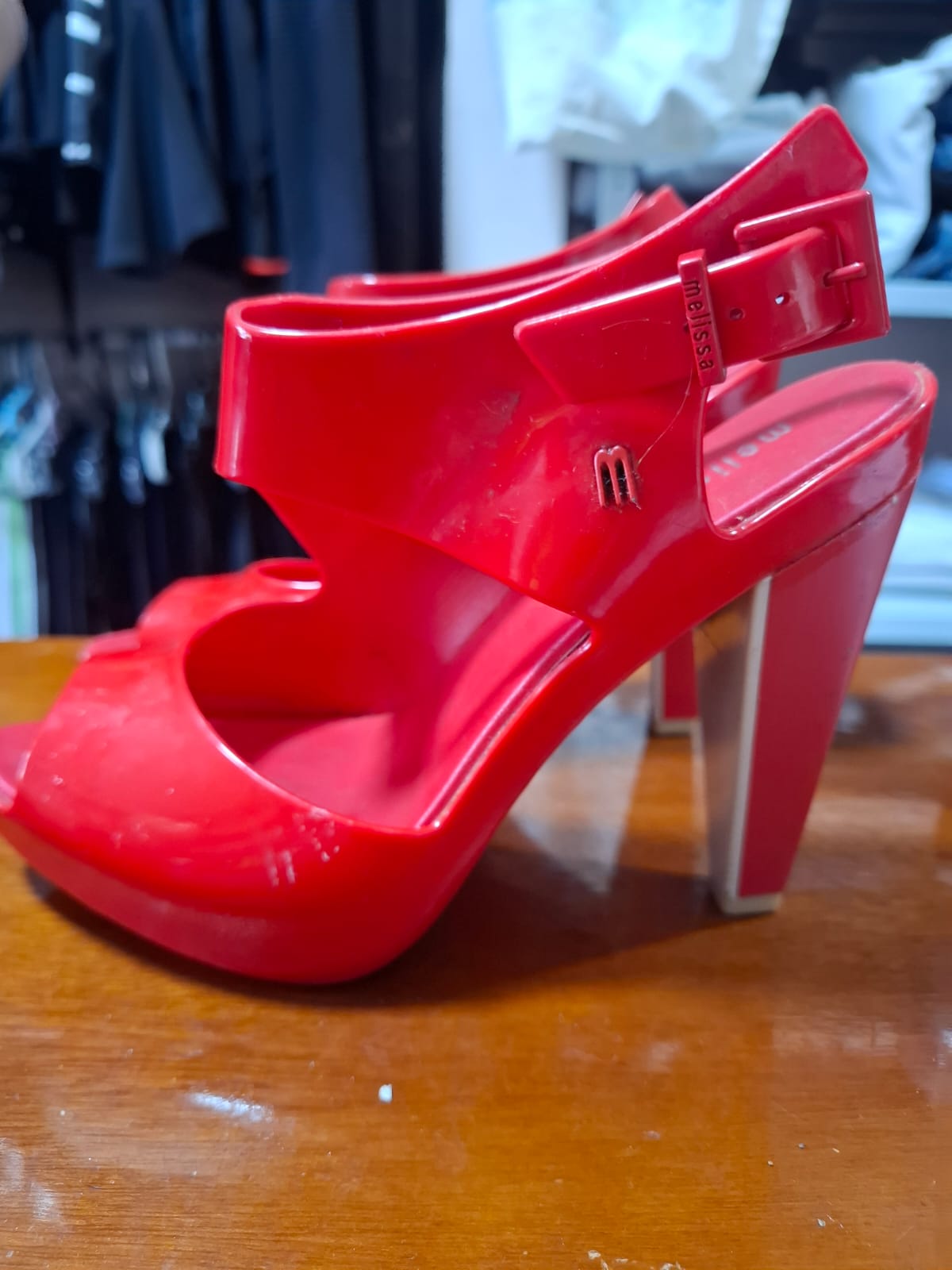 Salto vermelho Melissa