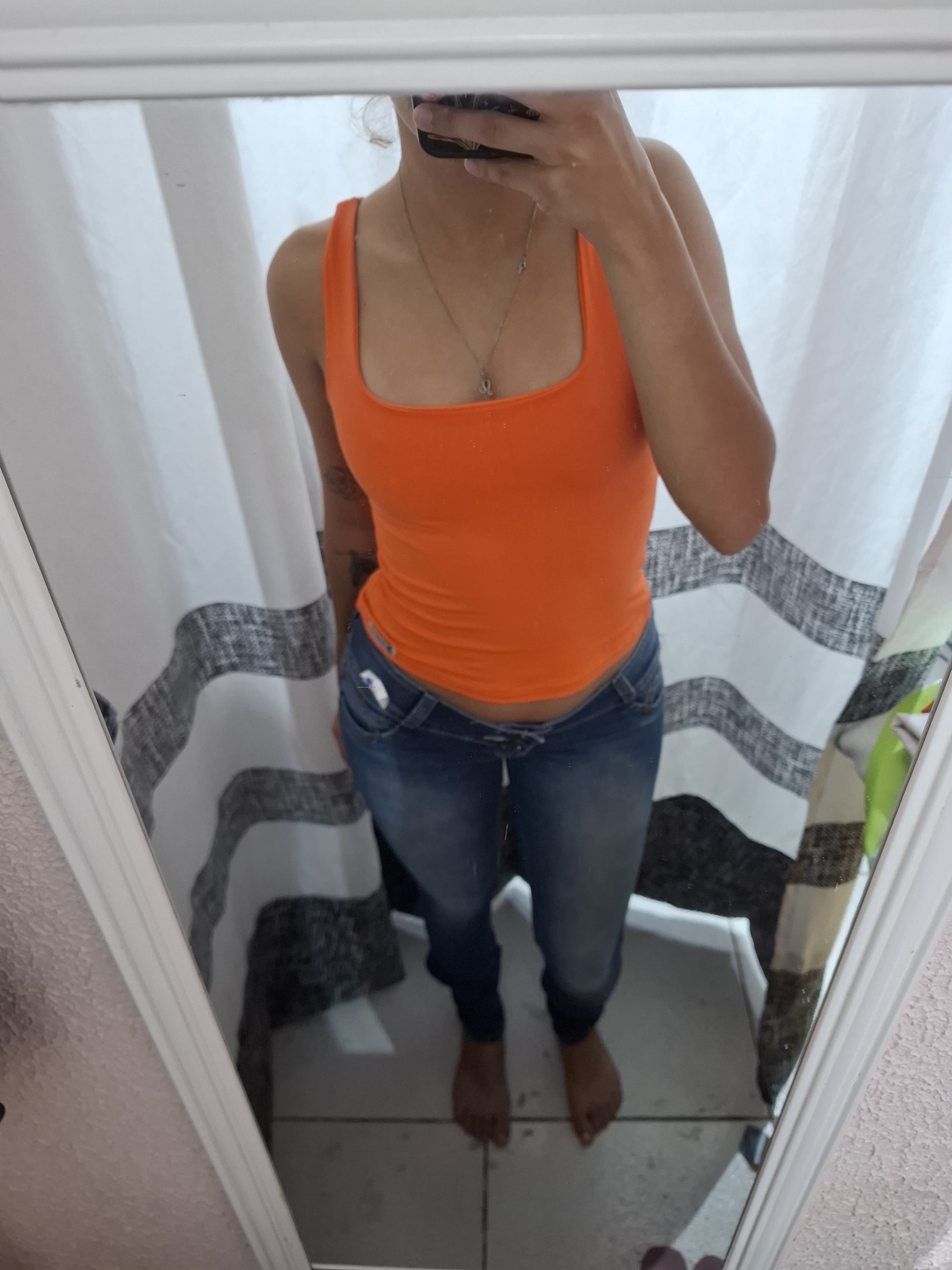 Camiseta laranja Afrodite