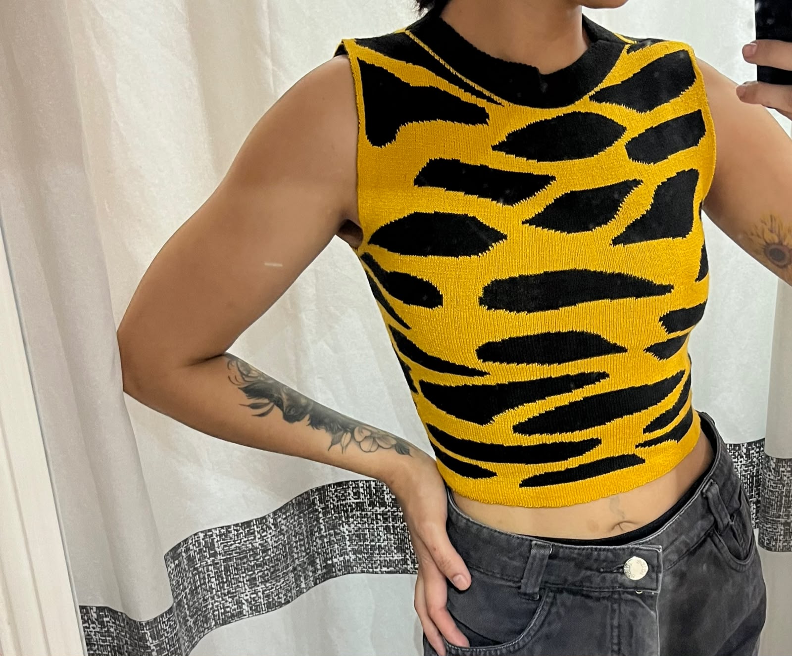 Cropped amarelo tigre
