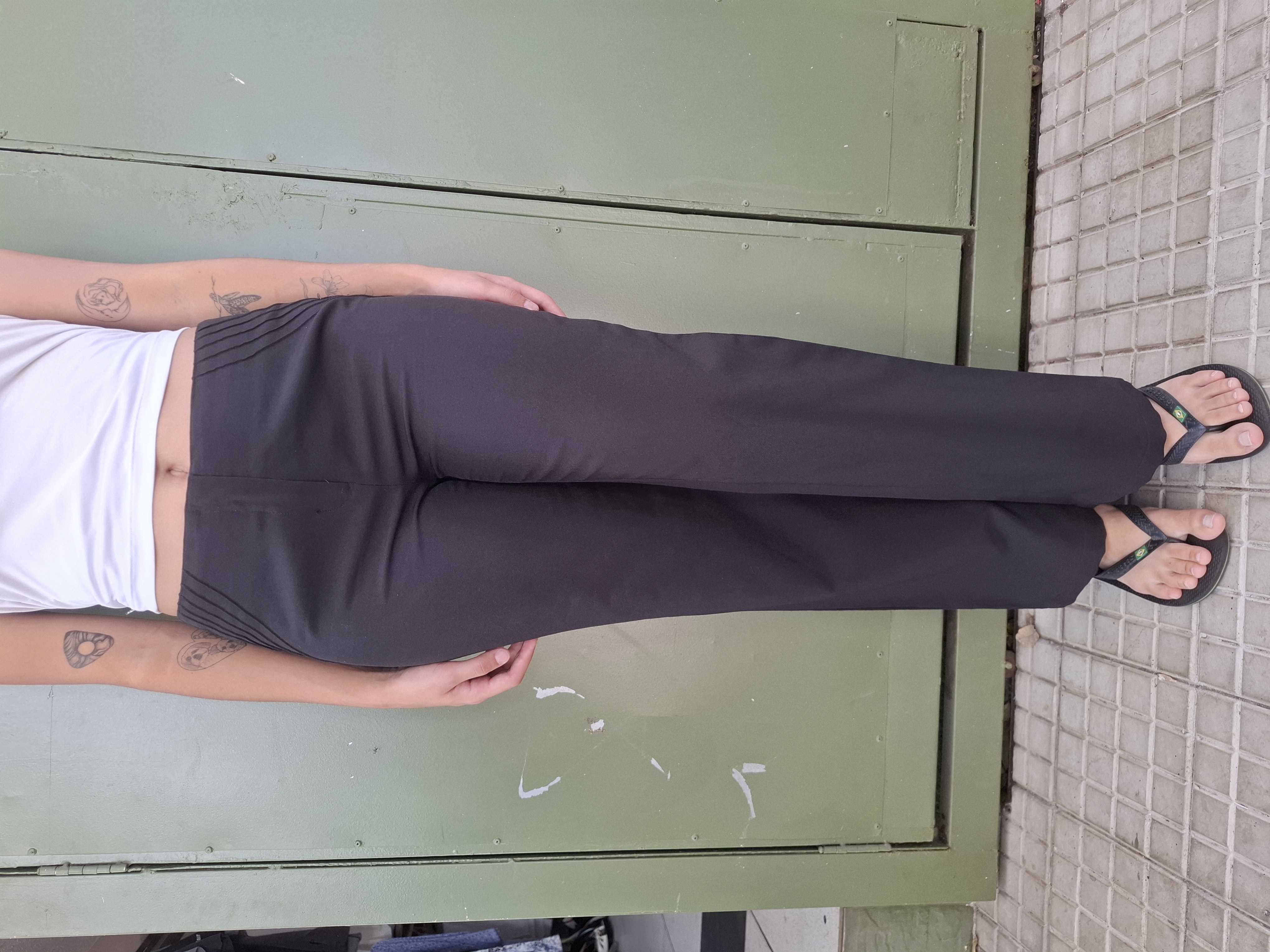 Calça social com detalhe